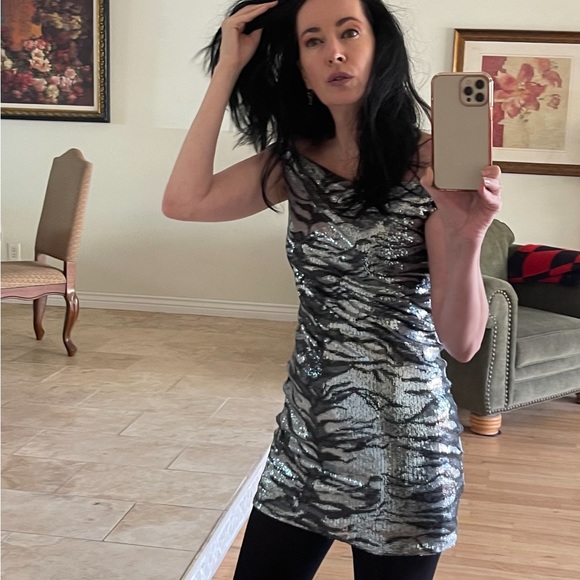 ASOS Sequined Formal Tiger Pattern Silver Dress / Top Sz 6 - Picture 3 of 7